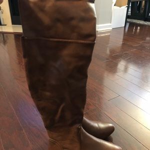 Never worn y’all brown boots